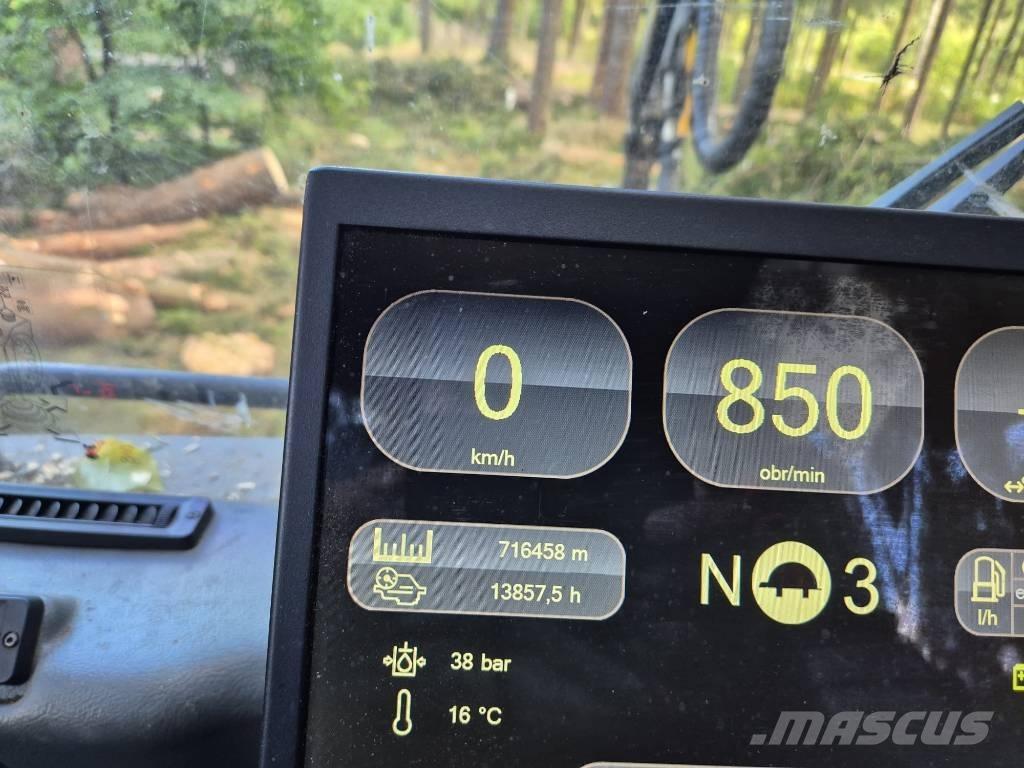 Komatsu 931.1 Betakarítók