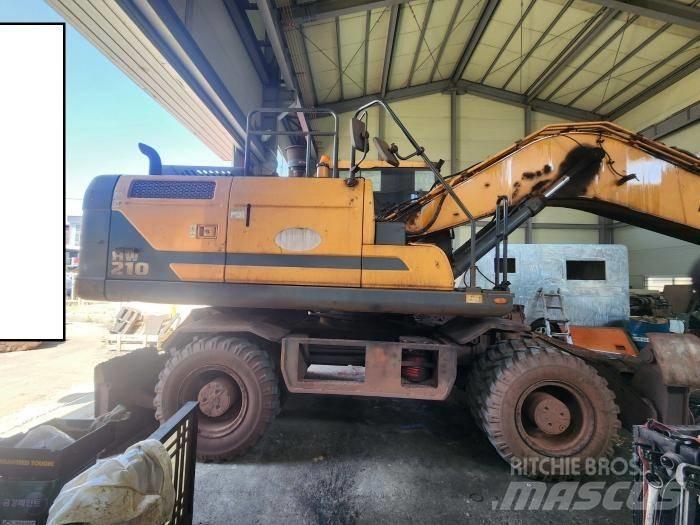 Hyundai HW210 Gumikerekes kotrók