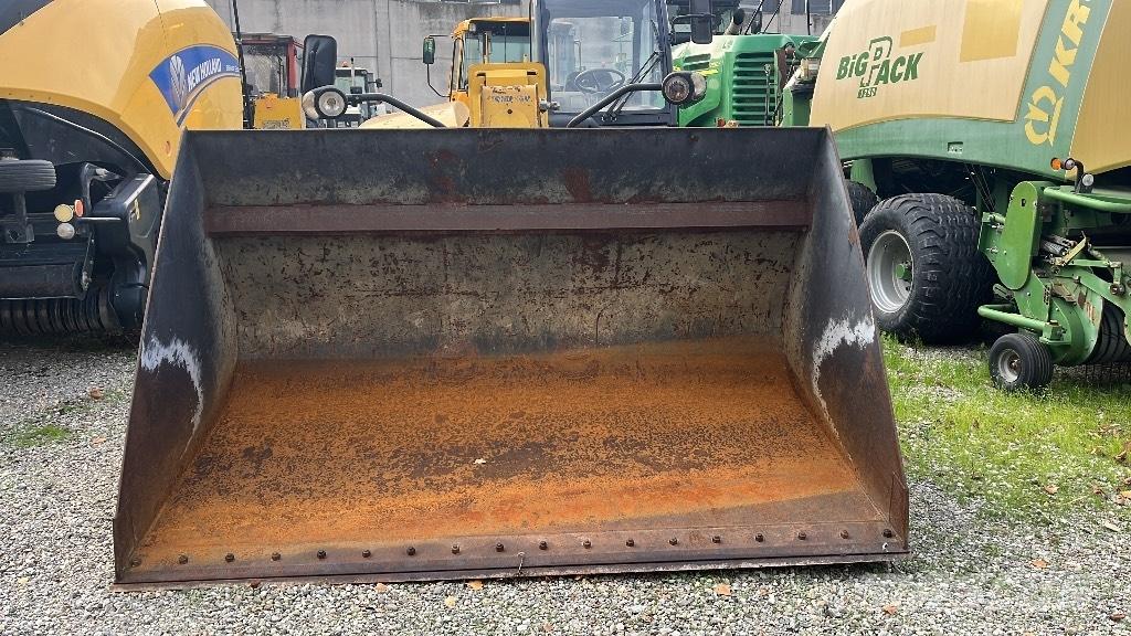 Komatsu WH 713 Teleszkópos rakodók