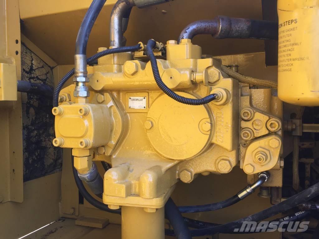 CAT 320 D Lánctalpas kotrók