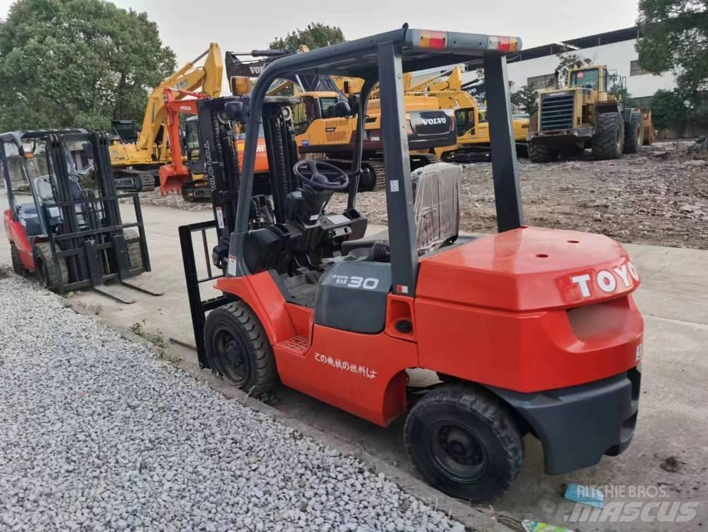 Toyota 7FD 30 Dízel targoncák