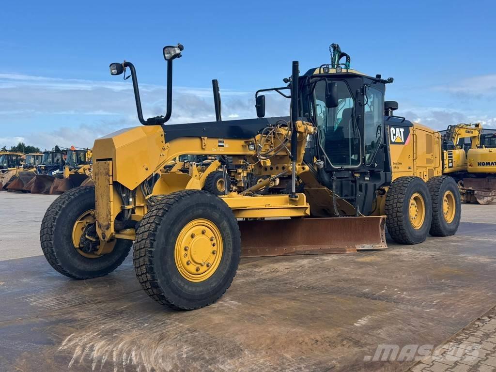 CAT 140M2 AWD Gréderek