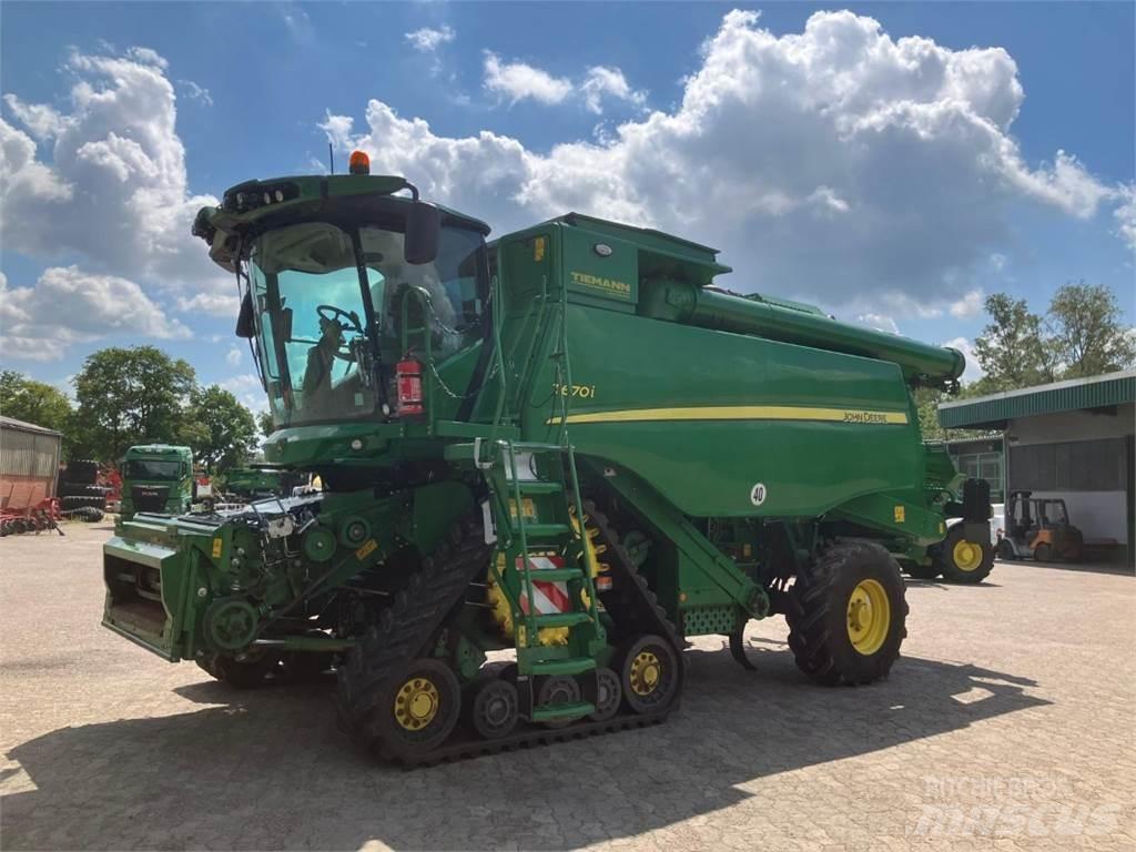 John Deere T670 Kombájnok