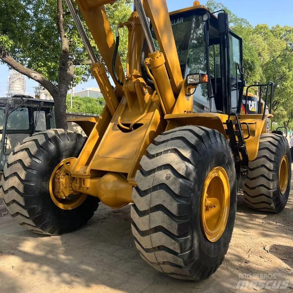 CAT 966 H Gumikerekes homlokrakodók