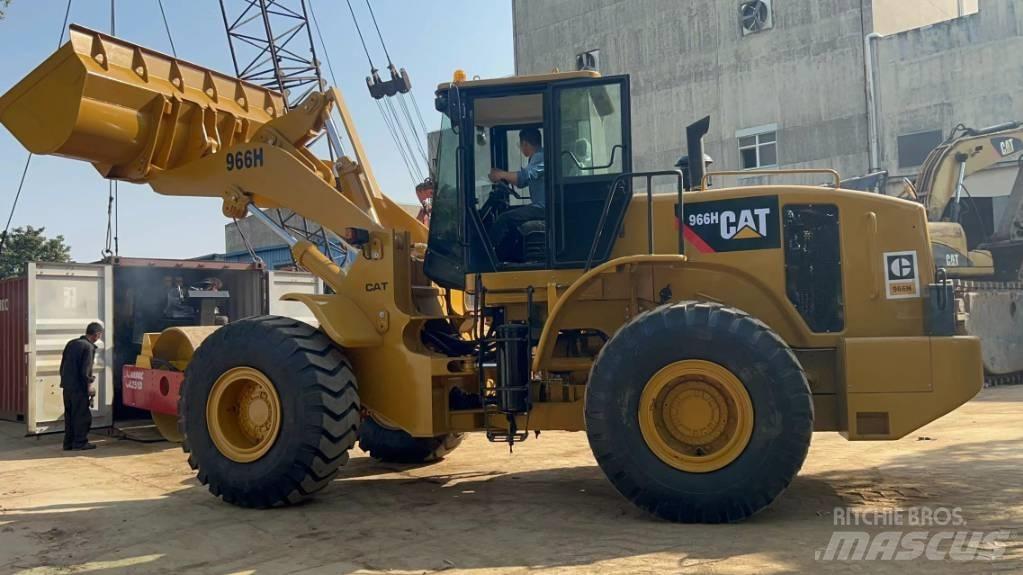 CAT 966 H Gumikerekes homlokrakodók