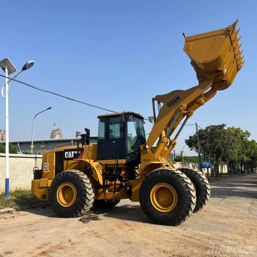 CAT 966 H Gumikerekes homlokrakodók