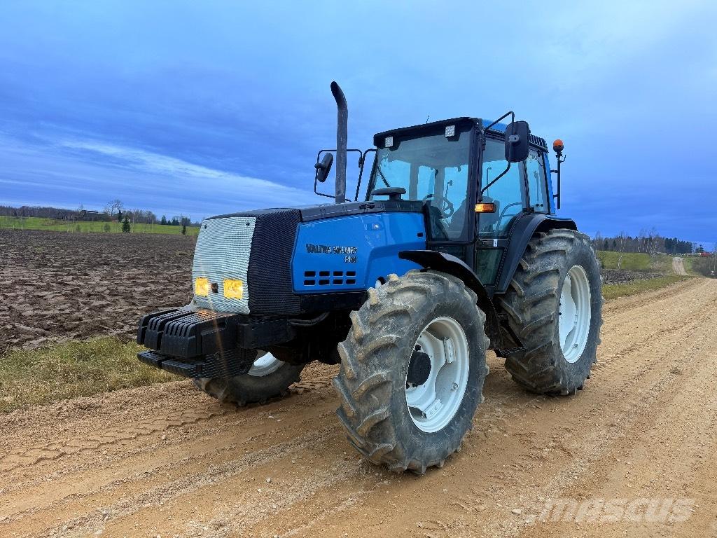 Valtra 8150 Traktorok