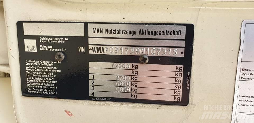 MAN 26.422 Elhúzható ponyvás