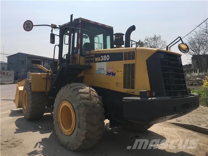 Komatsu WA 380 Gumikerekes homlokrakodók