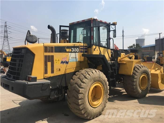 Komatsu WA 380 Gumikerekes homlokrakodók