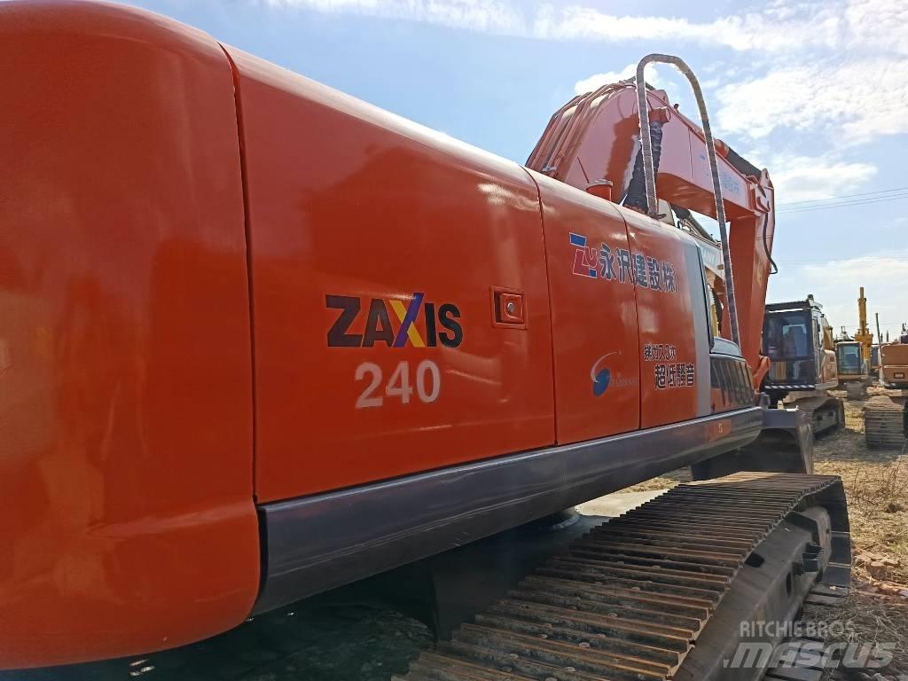 Hitachi ZX240 Lánctalpas kotrók