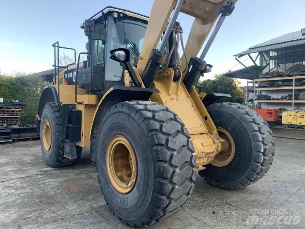 CAT 966 M Gumikerekes homlokrakodók