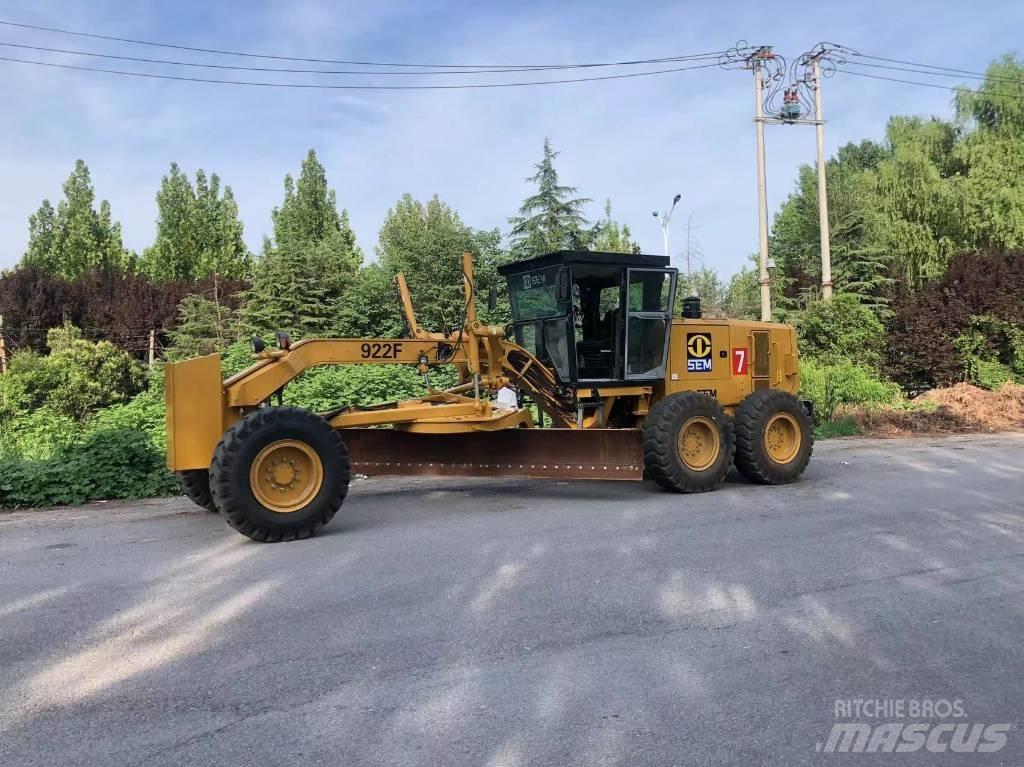 SEM 922F grader Gréderek