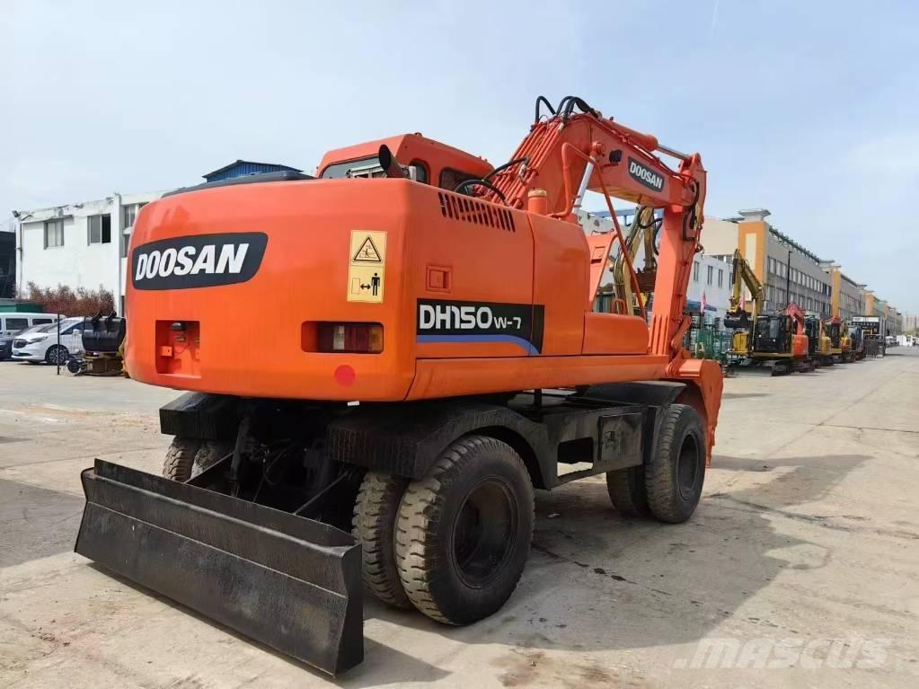 Doosan DH 150 Gumikerekes kotrók