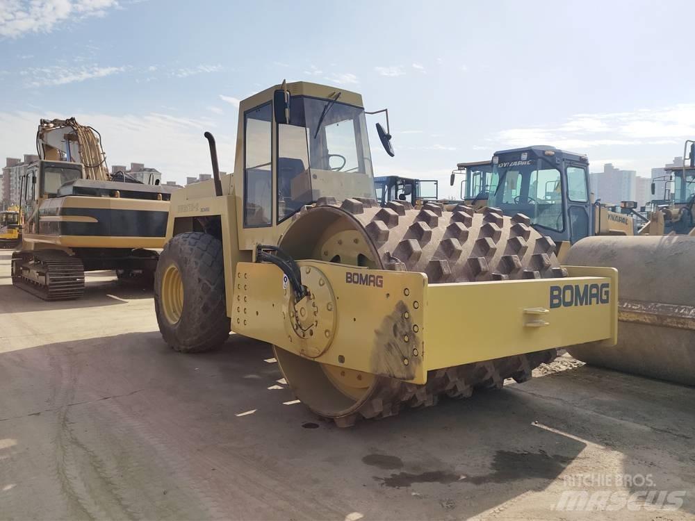 Bomag BW 217 Egydobos hengerek