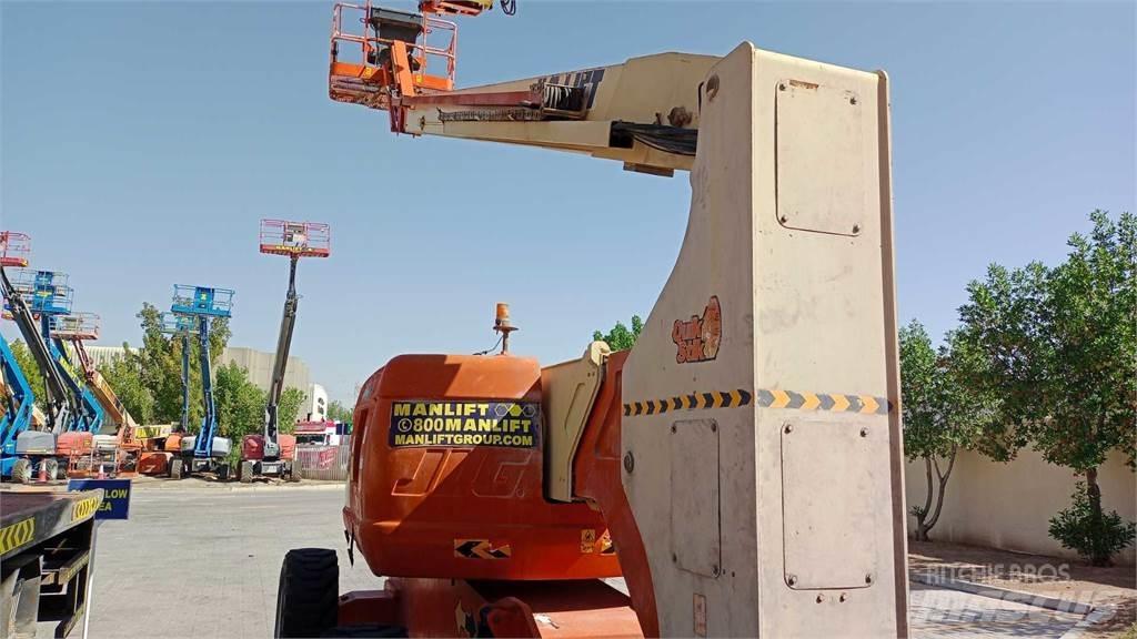 JLG 800AJ Karos emelők