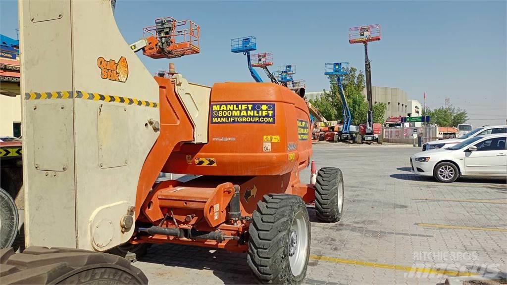 JLG 800AJ Karos emelők