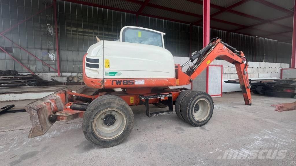 Yanmar TW 85 Gumikerekes kotrók