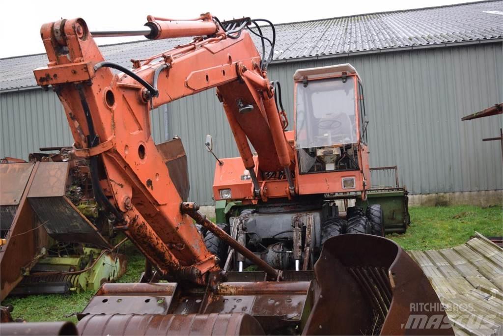 Atlas 1602 Gumikerekes kotrók