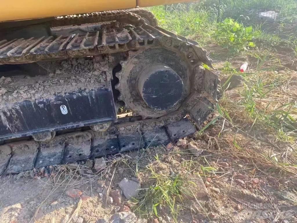 CAT 307 Lánctalpas kotrók