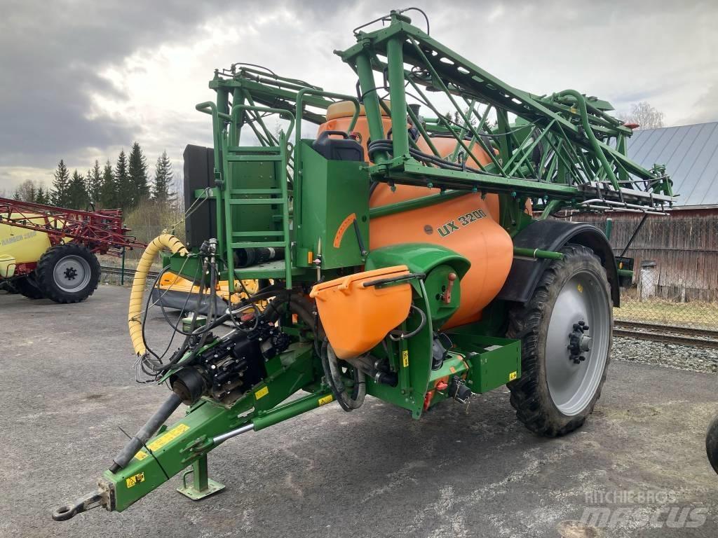 Amazone UX 3200 Vontatott trágyaszórók