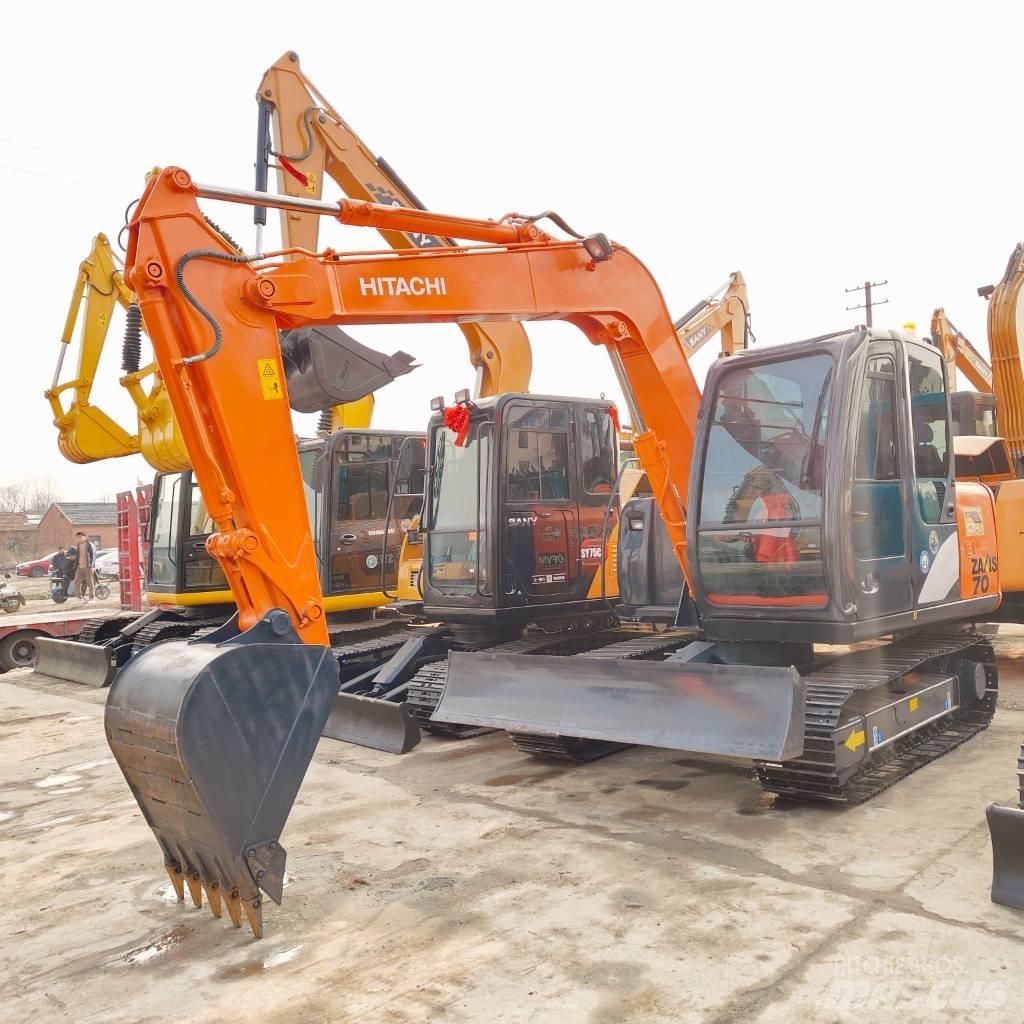 Hitachi ZX70 Közepes (midi) kotrók 7 t - 12 t