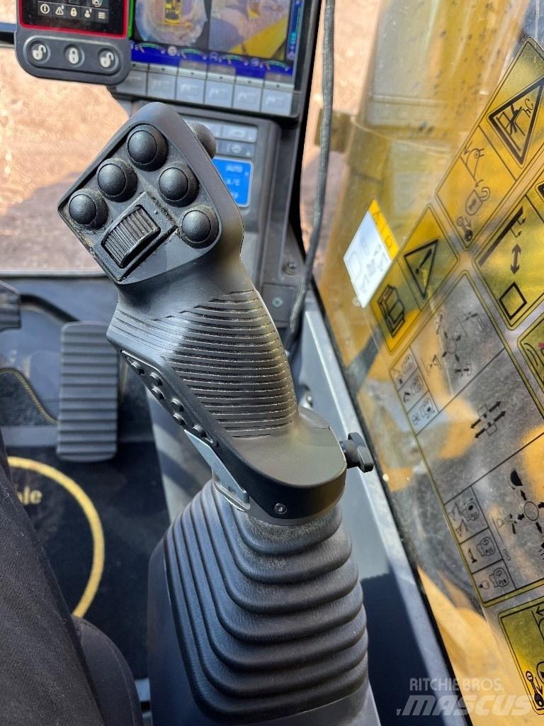 Komatsu HB 365LC-3E0 Lánctalpas kotrók