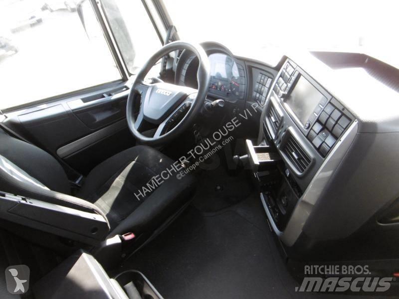 Iveco NP460 Nyergesvontatók
