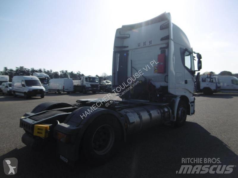 Iveco NP460 Nyergesvontatók