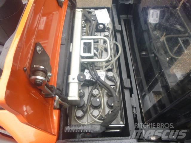 BT SPE 140L Gyalogkíséretű targonca