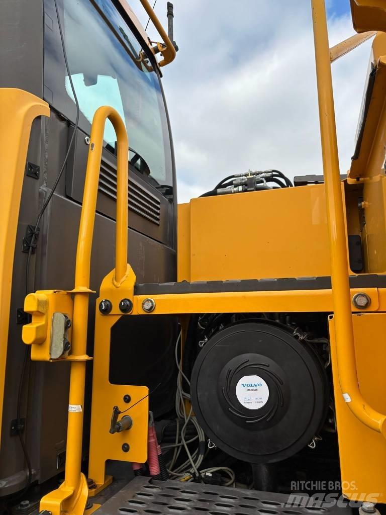 Volvo EW 180 D Gumikerekes kotrók