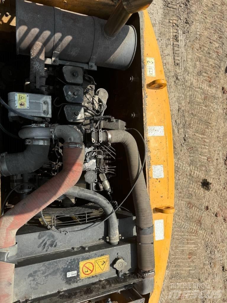 Hyundai R150W-9 Gumikerekes kotrók