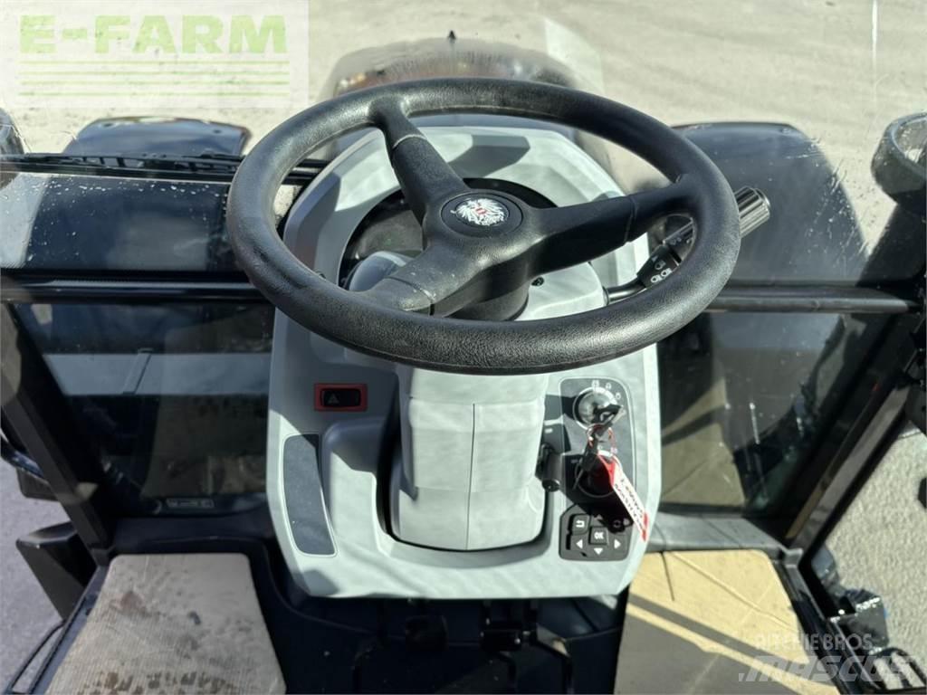 Valtra a 115 Traktorok
