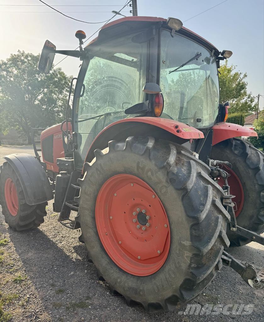 Kubota M135GX Traktorok