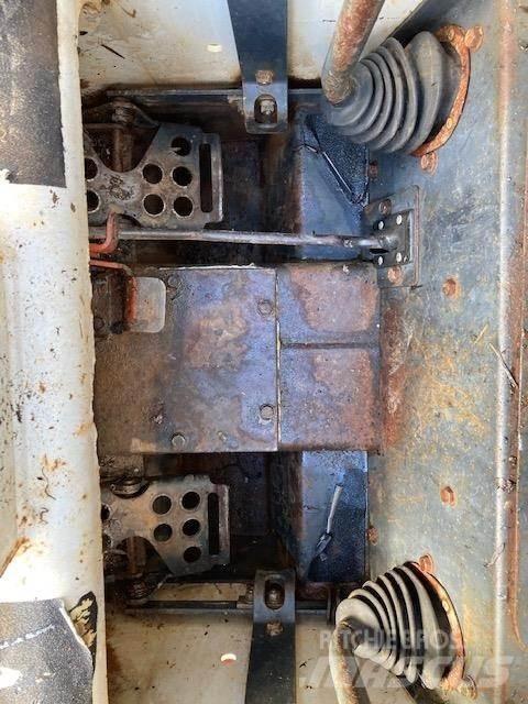 Bobcat 7753 Kompaktrakodók