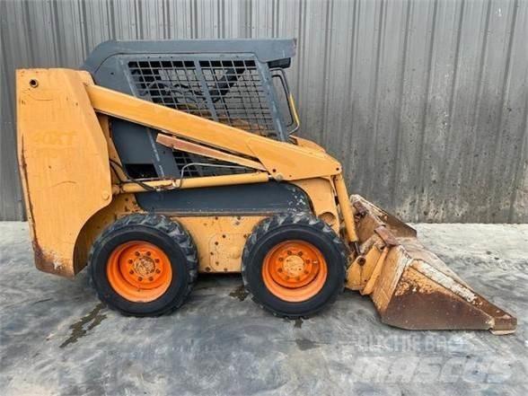 CASE 40XT Kompaktrakodók