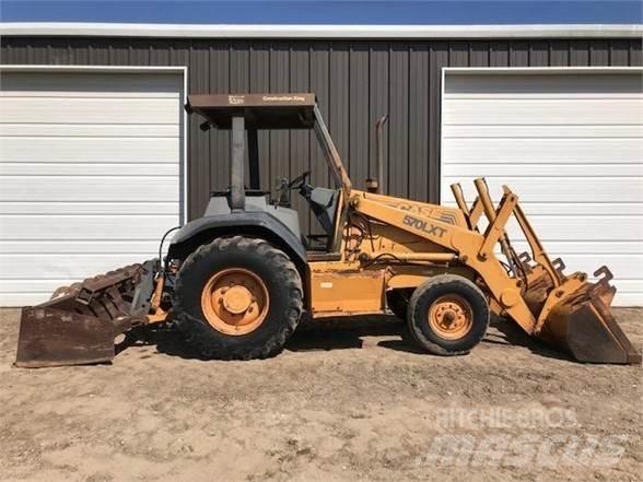 CASE 570L XT Gumikerekes homlokrakodók