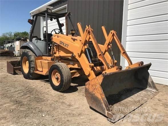 CASE 570L XT Gumikerekes homlokrakodók
