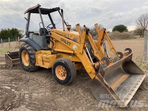 CASE 570L XT Gumikerekes homlokrakodók
