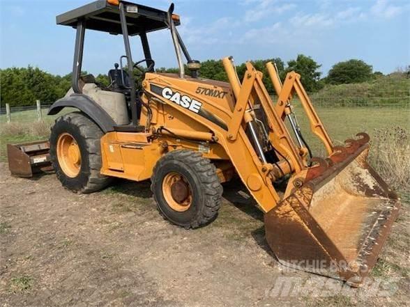 CASE 570M XT Gumikerekes homlokrakodók