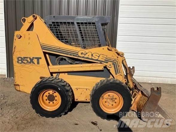 CASE 85XT Kompaktrakodók