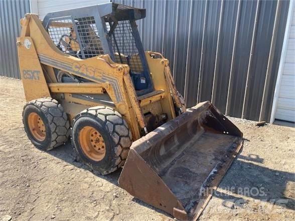 CASE 85XT Kompaktrakodók