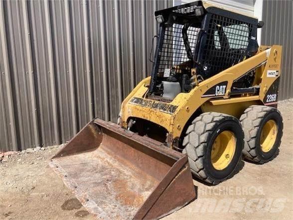 CAT 226B Kompaktrakodók