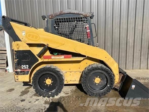 CAT 252 Kompaktrakodók