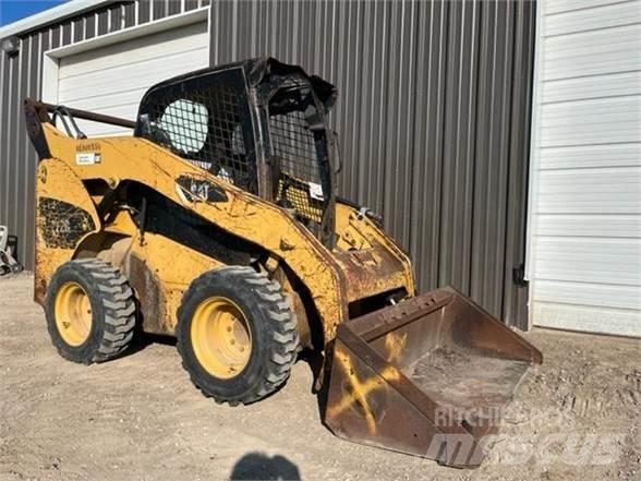 CAT 272C Kompaktrakodók