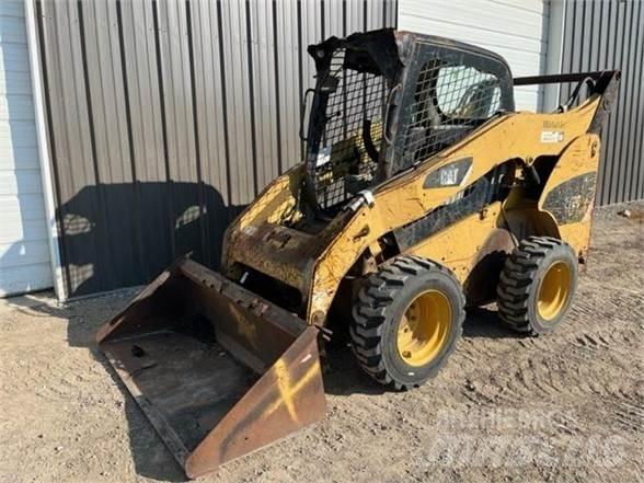 CAT 272C Kompaktrakodók