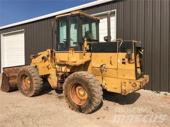 CAT 918F Gumikerekes homlokrakodók