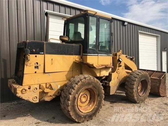 CAT 918F Gumikerekes homlokrakodók