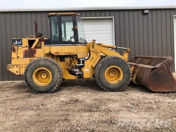 CAT 924F Gumikerekes homlokrakodók
