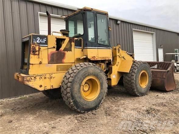 CAT 924F Gumikerekes homlokrakodók
